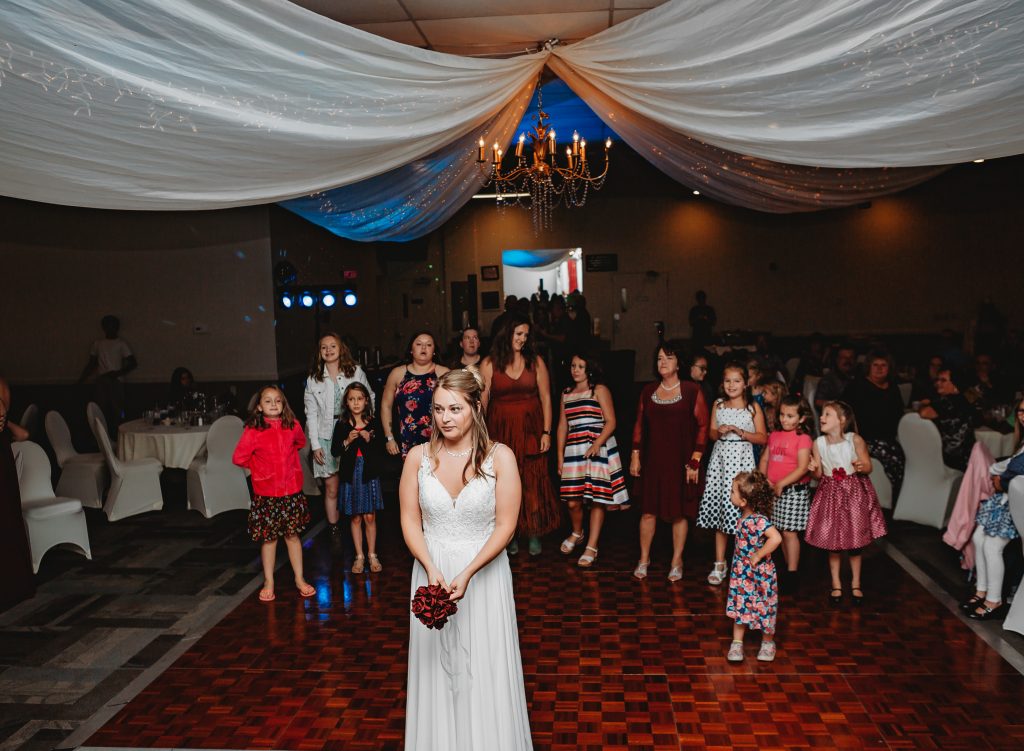 bouquet toss